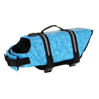 Une veste de flottaison bleue pour chien, ou bien un gilet de sauvetage poru la sécurité de votre chien lors de balade en bateau ou sur la plage